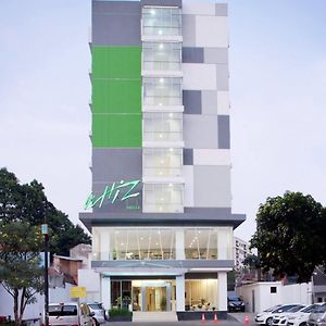 Whiz Hotel Cikini Jakarta